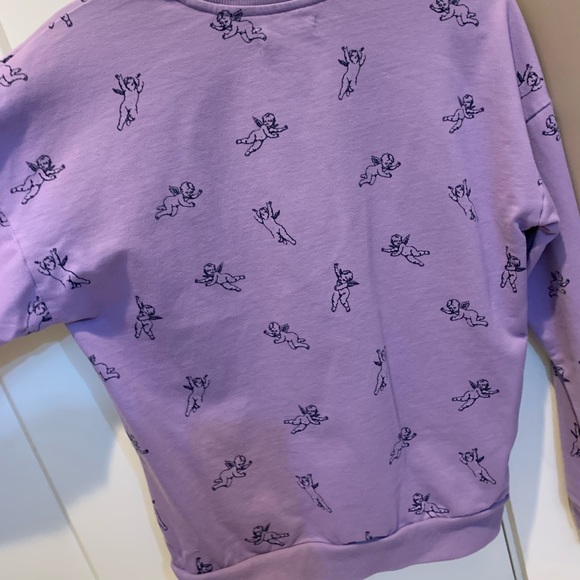 Graphic angel sweat shirt. - Picture 3 of 3